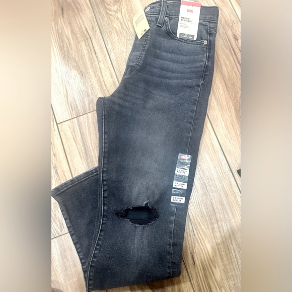 NWT Size Women’s Gray Wash 6/Short Levi’s High Rise Wedgie Straight Jeans - Picture 2 of 9